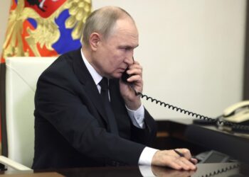 Putin la telefon kremlin