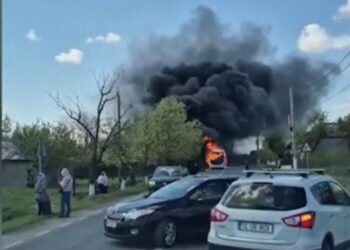 Un autocar cu 27 de pasageri a luat foc in tulcea degajari uriase de fum
