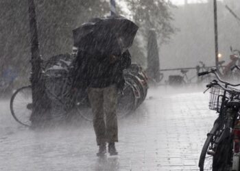 Un nou ciclon loveste romania temperaturile scad si va ploua torential in mare parte din tara anuntul anm