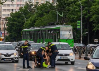 Incident GRAV în București! S-au tras focuri de armă. Polițiștii, atacați de…