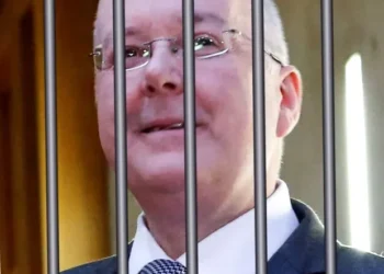 Soțul fostei prim-ministre, CONDAMNAT la peste 5 ani de închisoare după ce a folosit banii partidului pentru cheltuieli personale