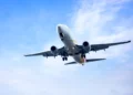 Clipe de GROAZĂ în aer! Un bărbat a deschis ușa de urgență a avionului, iar 12 oameni au…
