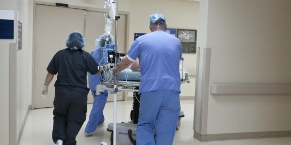 Legea salarizarii include un program pilot in spitale medicii vor fi platiti in functie de performanta cseke attila poate fi extins 1066813 600x300