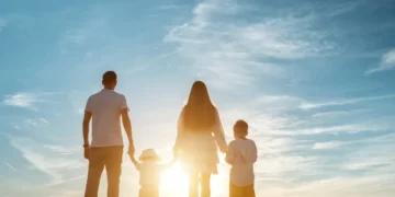 Ce sprijin financiar poate primi în 2026 o familie cu doi copii. Sumele acordate de stat