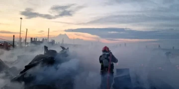 Noapte de coșmar pe litoral! Două plaje au fost mistuite de un incendiu puternic în…