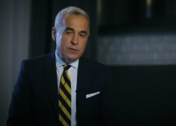CINE s-ar afla în spatele imaginii publice a lui Călin Georgescu