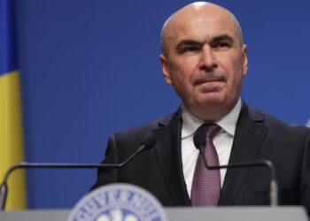Lovitură pentru români! TVA-ul majorat la…