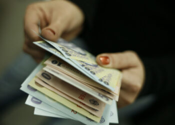 Salarii mai mari cu până la 2.000 de lei după intrarea în vigoare a noii legi