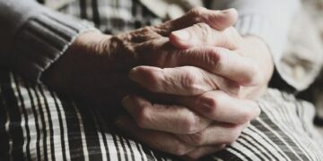 DECIZIE importantă! Cine sunt românii care vor primi un ajutor financiar de 2.000 de lei