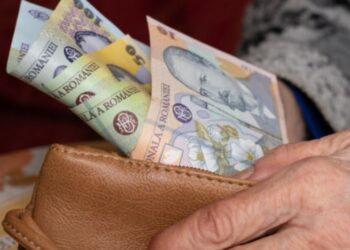 Mii de pensionari pot primi bani în plus lunar. Dreptul pe care mulți nu îl cunosc