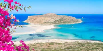 Alertă într-una dintre destinațiile de vacanță preferate de români! Un focar de Salmonella a trimis zeci de persoane la spital