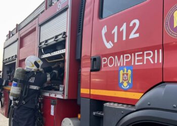 Incendiu violent într-un bloc din București. Trei persoane au…