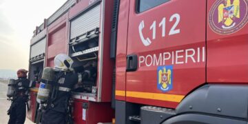Incendiu violent într-un bloc din București. Trei persoane au…
